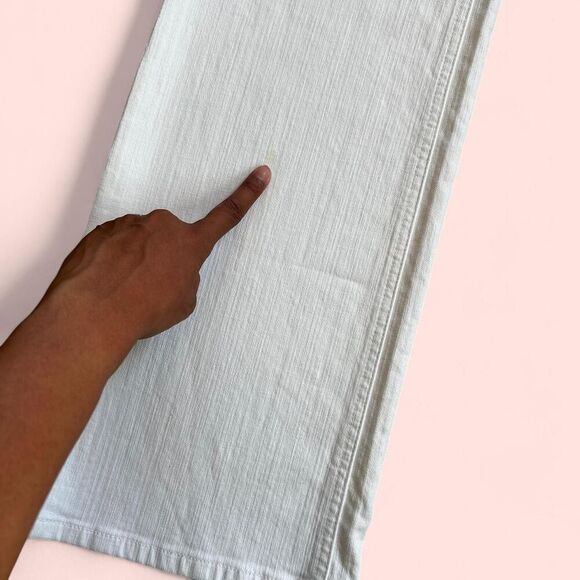 NWT Chico’s White Straight Leg Jeans Size 3 (XL - 16) - Minimalist Summer Pants - Picture 8 of 8